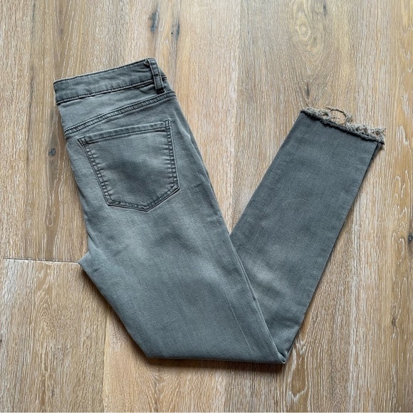 Revamped Skinny Jeans Grey Denim - Size 7 - Picture 5 of 12
